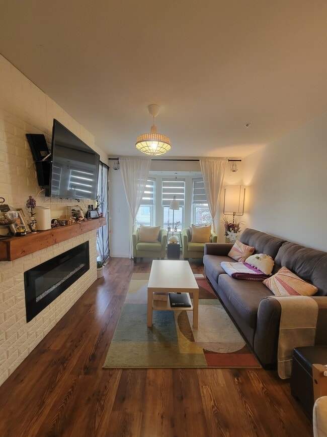 Building Photo - 5474-5474 198 St