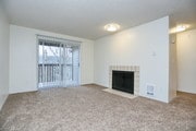 2BR, 1BA - 862 SF
