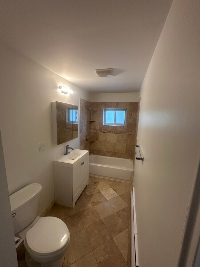63 Selkirk Rd Unit 3