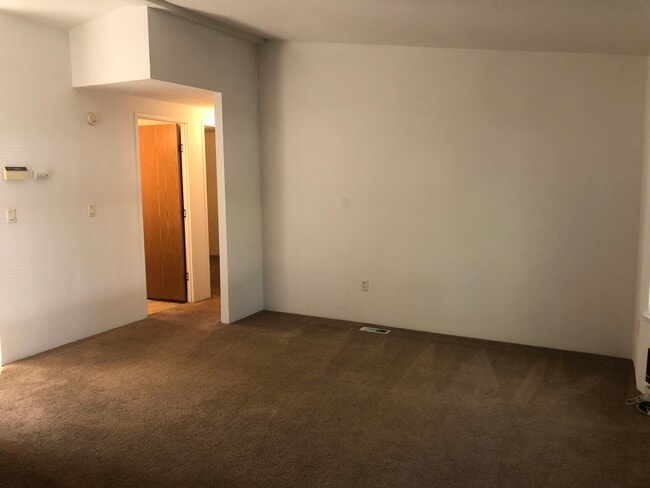 Photo - 301 NW Webb St