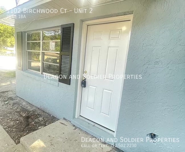 Building Photo - 1102 Birchwood Ct Unit 2