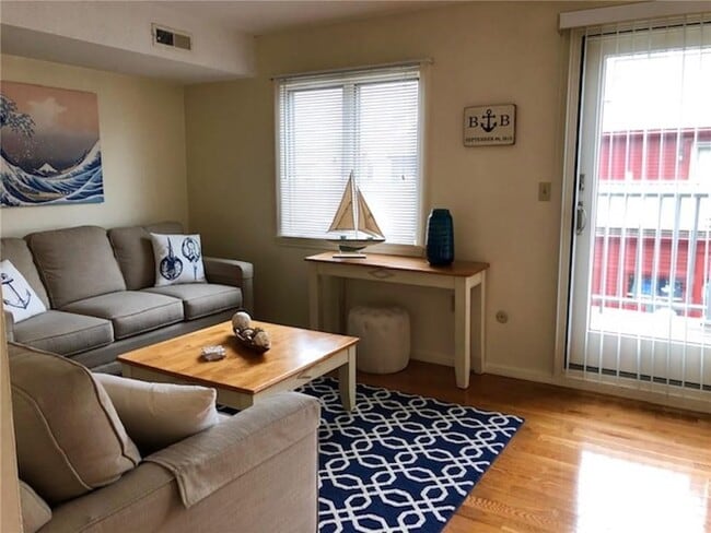 Photo - 226 Goddard Row