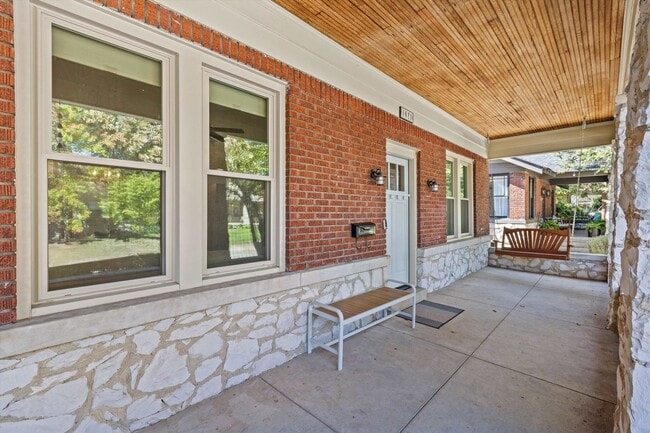 Photo - 1621 Linden Ave