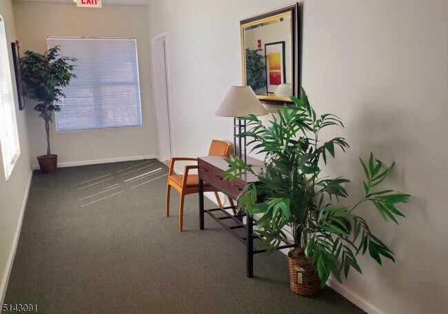 Photo - 62 W Main St