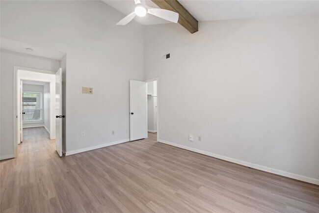 Photo - 11805 Southlake Dr
