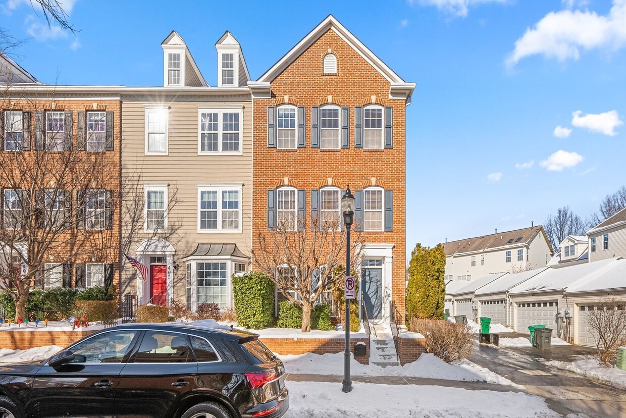 3 Bed 2.5 Bath - Lakelands Townhome - Move... - 3 Bed 2.5 Bath - Lakelands Townhome - Move...