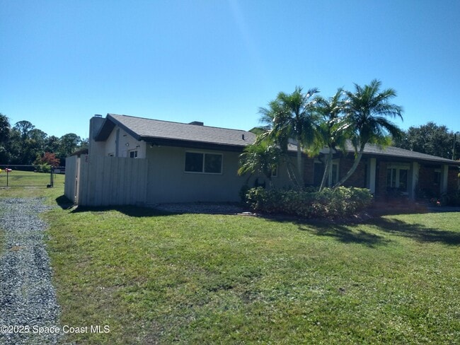 Building Photo - 3175 Fell Rd Unit 2