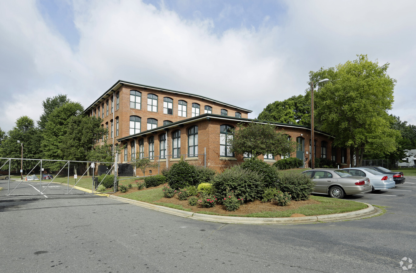 Foxridge Lofts Condominiums - Foxridge Lofts Condominiums