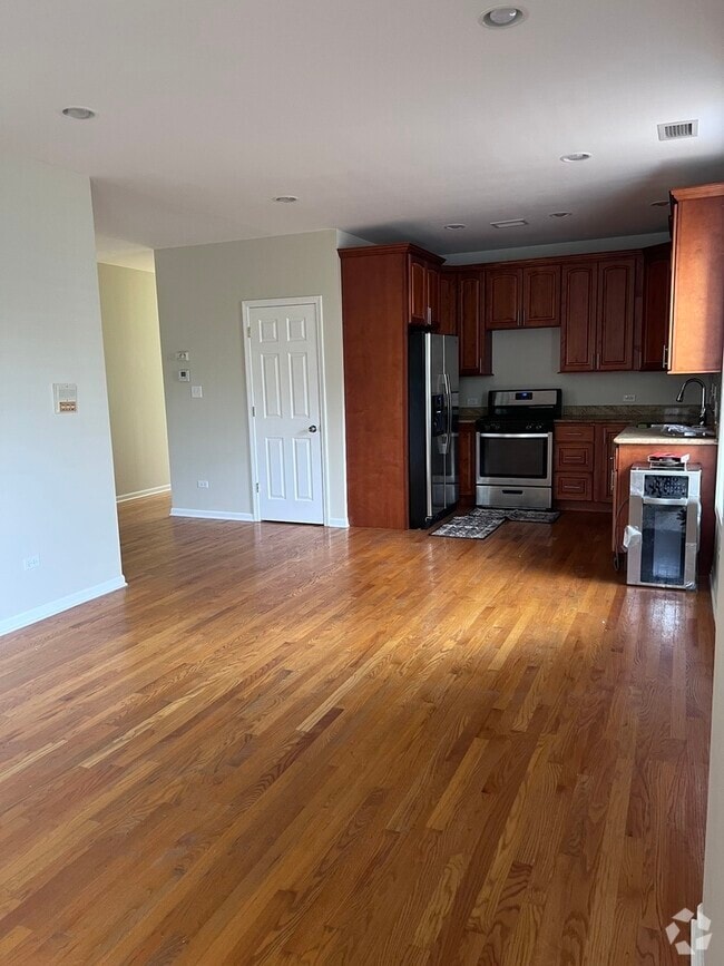 Building Photo - 3610 S Prairie Ave Unit 3 Rental