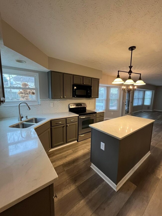 Photo - 208 Caswell Dr