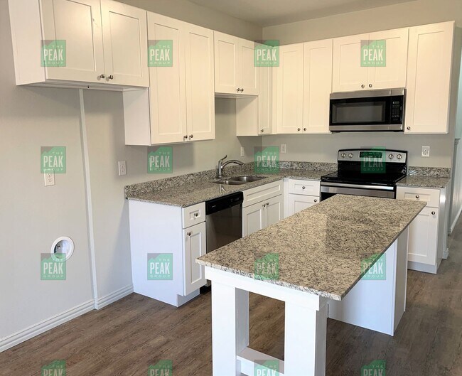 Spooky MoveIn special Price reduced fro... House House Rental in