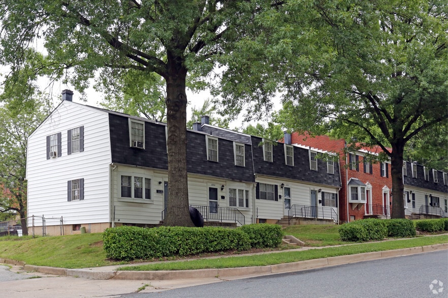 Gardenvillage Apartments & Townhouses For Rent in Baltimore, MD