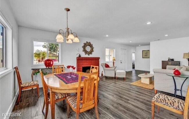 Photo - 3 br, 2 bath House - 310 S. Western st.