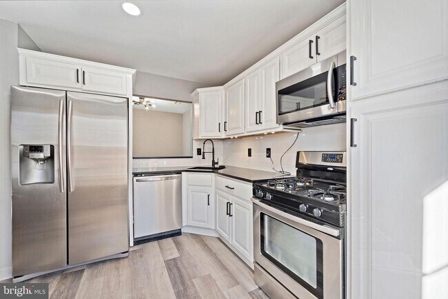 Photo - 434 Atlanta Court