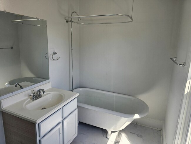 Photo - 735 Woodland Ave