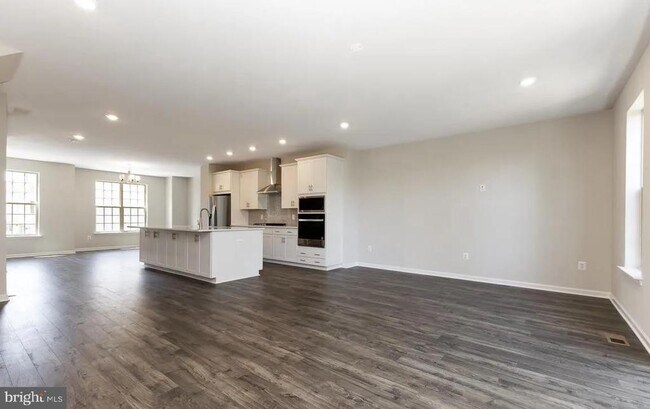 Photo - 1806 Mocking Jay Ter NE