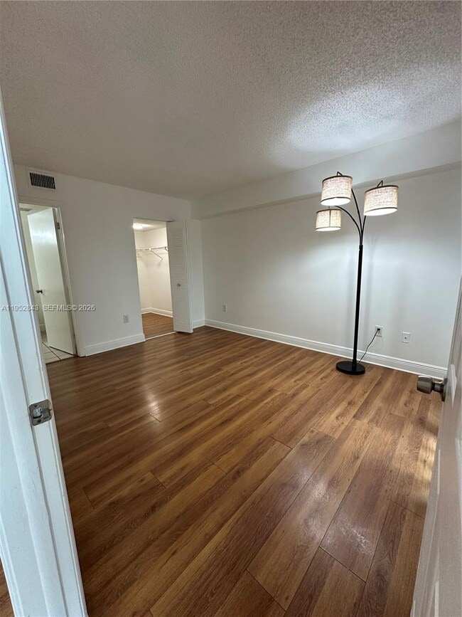 Photo - 2055 SW 122nd Ave Unidad 201