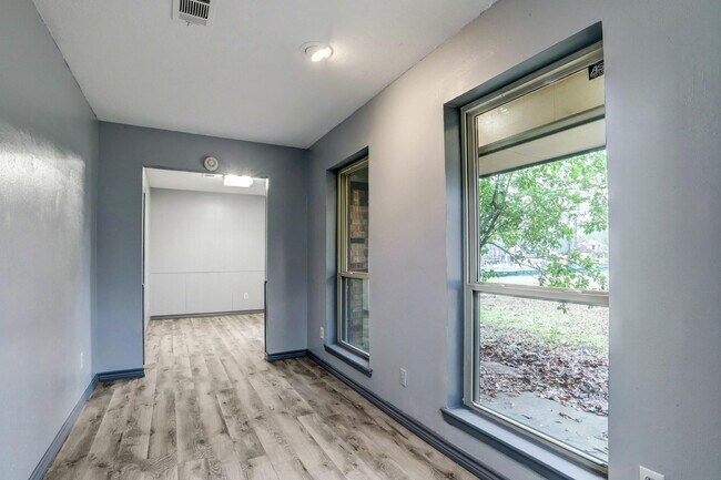Photo - 10407 Fairview Dr