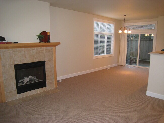 Photo - 1524-1528 Oak St Unit 1528