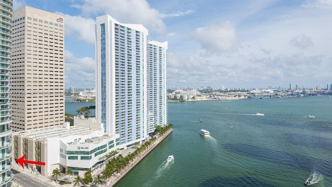Building Photo - 300 S Biscayne Blvd Unit L-428