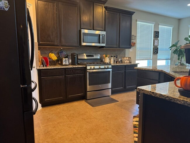 Photo - 517 Whittmen Ave