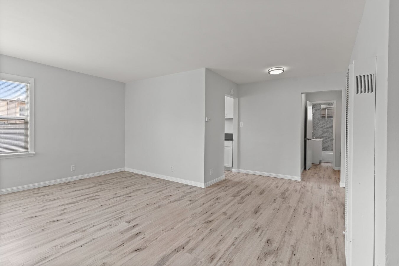 935-937 N Washington Place - 935-937 N Washington Place Apartments