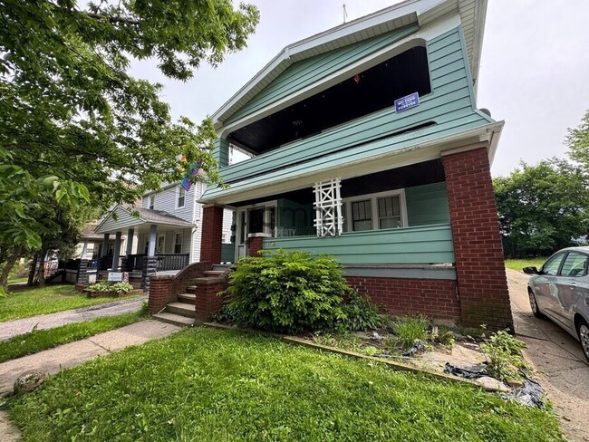 Photo - 3705 Cypress Ave Unit 3705 Cypress Ave (Down)