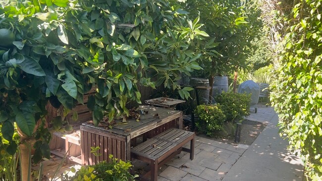 Photo - 4247 S Centinela Ave