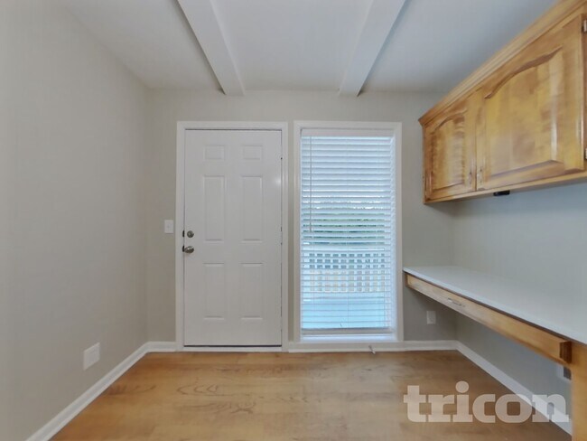 Photo - 2340 SW HawkView Rd