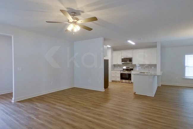 Photo - 17617 Carlisle Ave