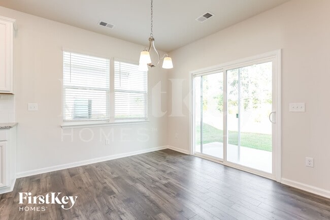 Photo - 408 Stonefence Dr