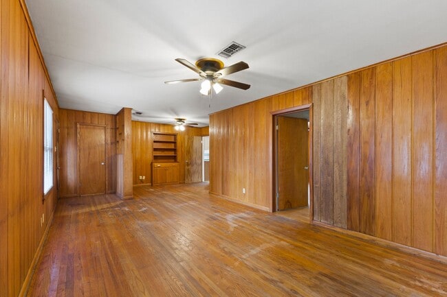 Photo - AVAILABLE NOW--- 3 Bed, 1.5 Bath in Eastgate