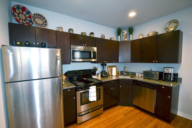 4031 Spruce Kitchen 1 - 4031 Spruce St