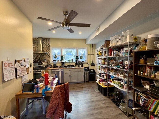 Photo - 425 Lafayette St