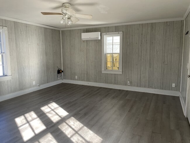 Photo - 605 W Court St