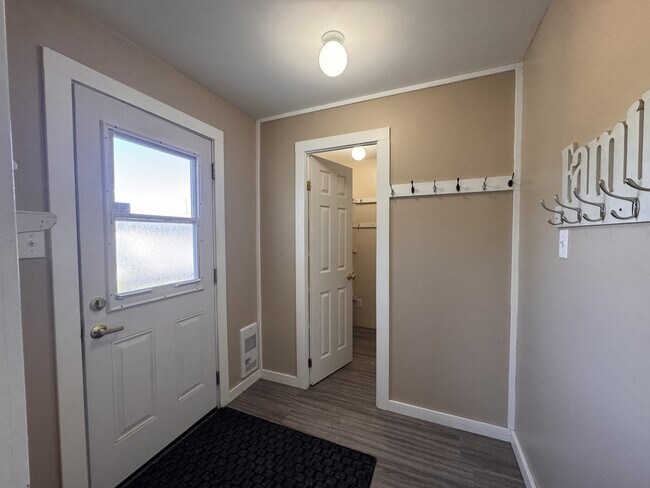 8311-8101 101 Ave