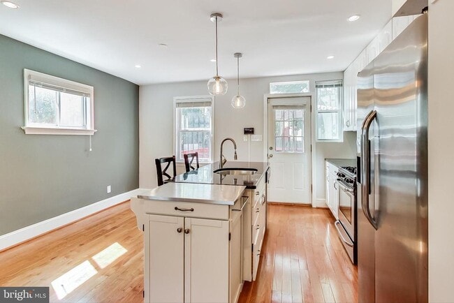 Photo - 1145 46th Pl SE