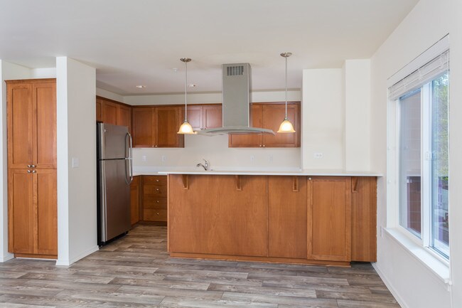 Photo - Elliott Bayview