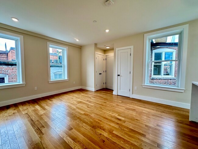Building Photo - 70 N Margin St Unit 4 Rental