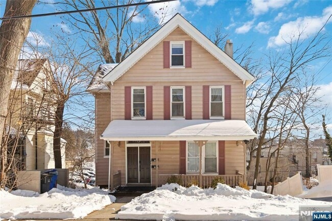 Building Photo - 87 James St