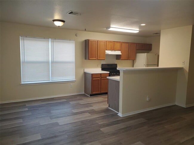 Photo - 1020 Christopher Ave