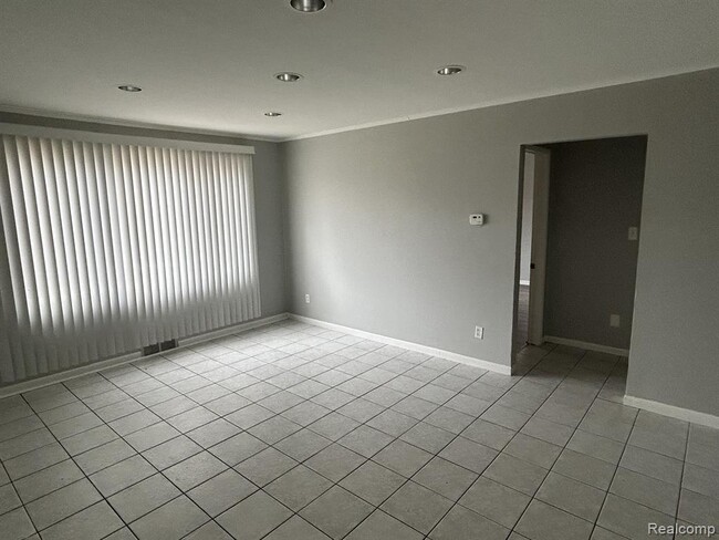 Photo - 12871 Saratoga St