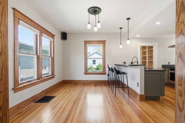Photo - 1154 Hotz Ave