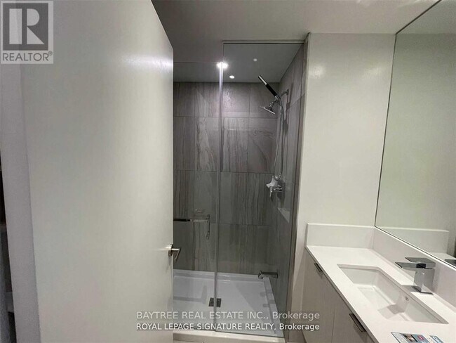 Photo - 195 Redpath Ave Unité 1208