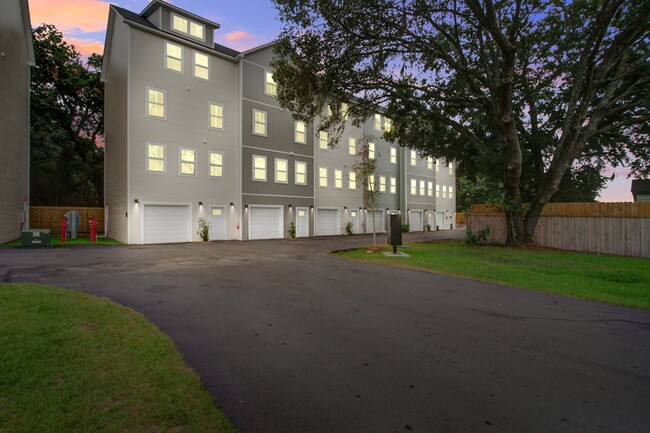2161 W Jimtown Dr