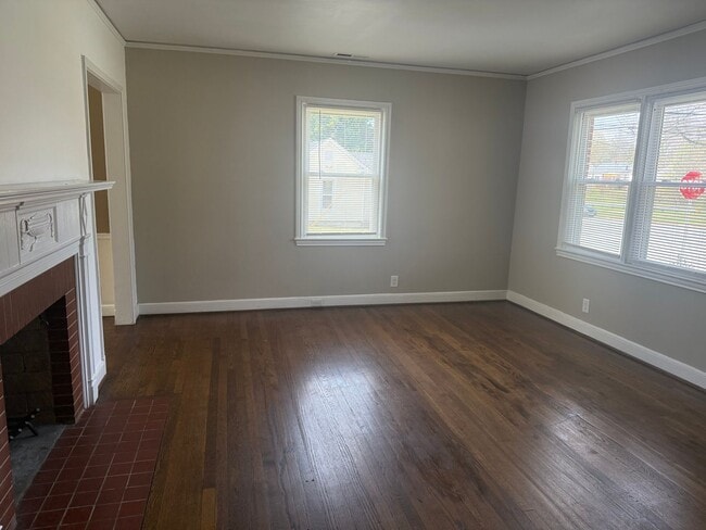 Photo - Adorable 2 Bedroom with Stackable Washer/Dryer