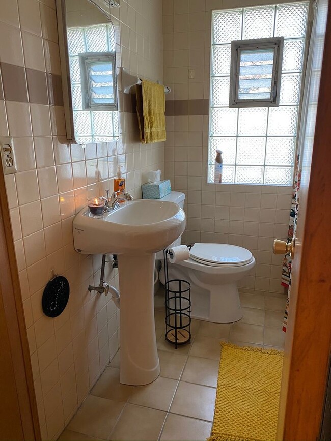 Photo - 3700-3702 N Morris Blvd Unidad Upper