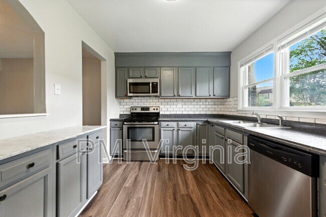 Photo - 731 Stanwix Square