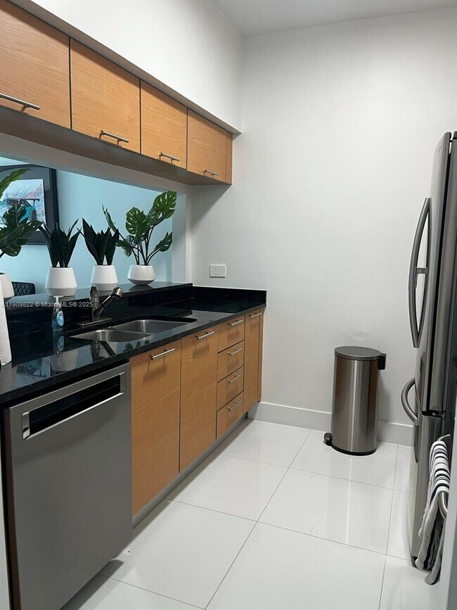 Photo - 31 SE 5th St Unit 1003