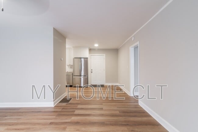 Photo - 3037 Marlowe Ave